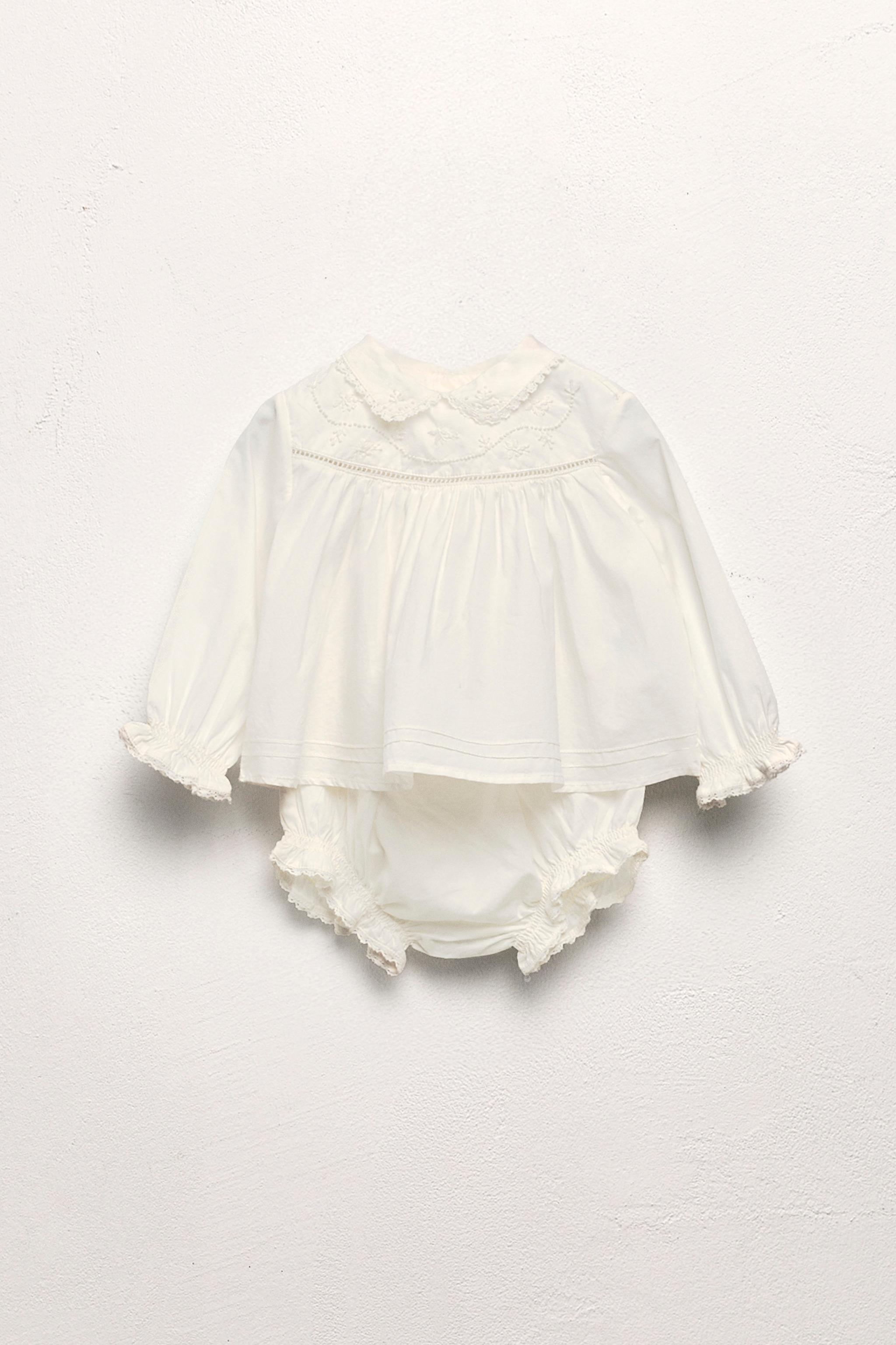 1 MONTH - 3 YEARS/ LIMITED EDITION POPLIN SHIRT AND EMBROIDERED FLOWER BLOOMERS SET